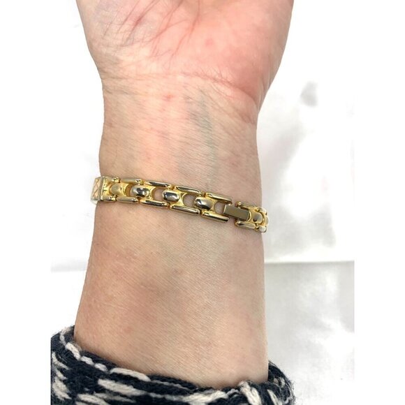 Vintage Gitanoe Womens Gold Tone Mother of Pearl Quartz Watch Diamond Accents - Picture 2 of 12